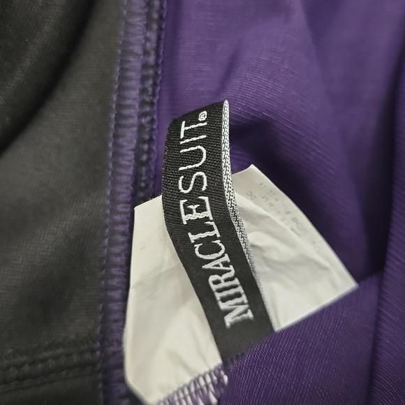 MIRACLESUIT Plum Purple Sz 12 Onepiece Swimsuit Rouching - Picture 3 of 6